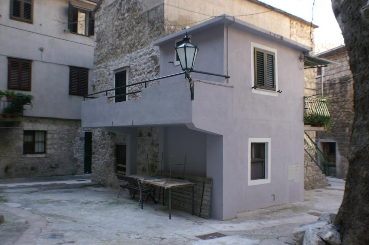 Apartments With A Parking Space Omis - 4327 Экстерьер фото