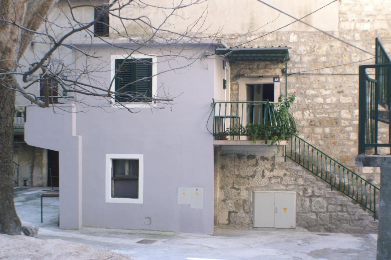 Apartments With A Parking Space Omis - 4327 Экстерьер фото