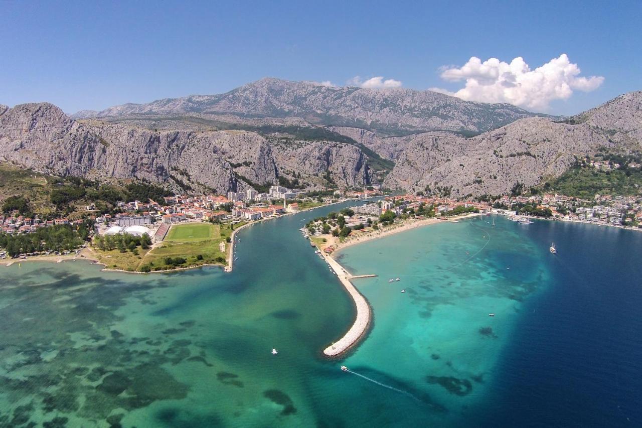 Apartments With A Parking Space Omis - 4327 Экстерьер фото
